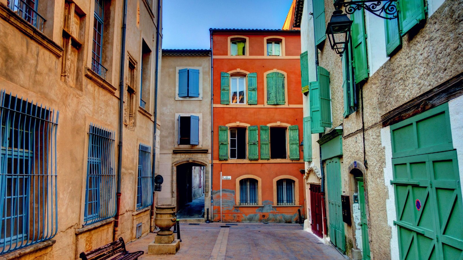 Manosque - Things to do and travel guide